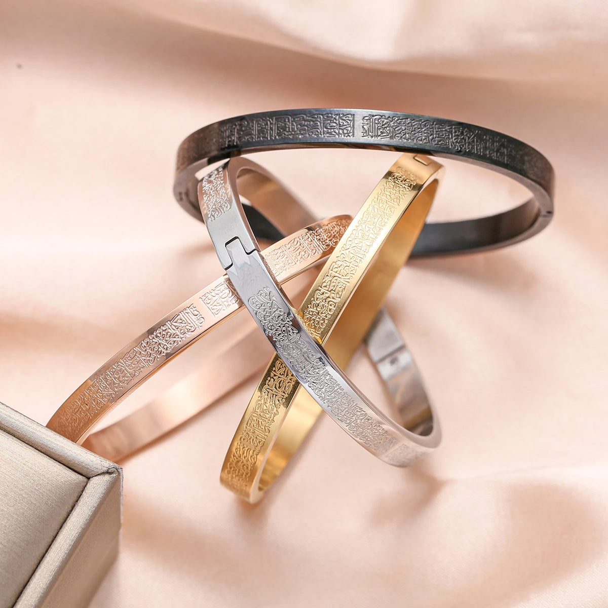 Arabic Hand  Cuff