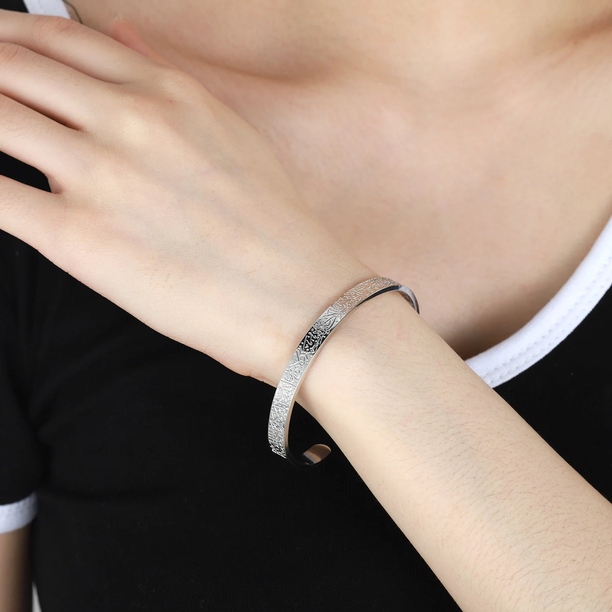 Arabic Hand  Cuff
